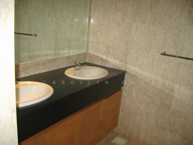Gallop Gables, 70 Farrer Road, 5 Bedrooms, 3,412 sqft, Condominium For Rent, by Carollyn Ong, 25308406 - Master Bathroom (View 2) - PropertyGuru.com.sg
