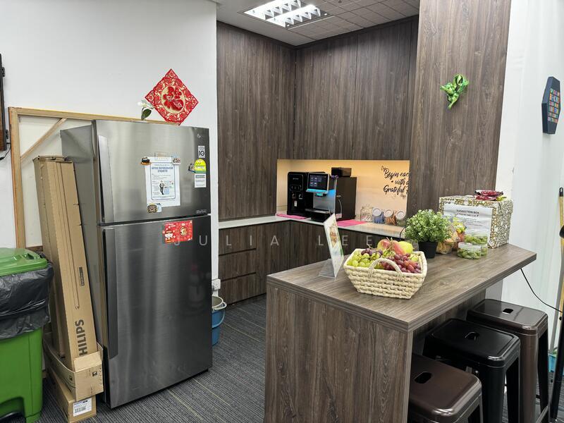 Prudential Tower, 30 Cecil Street, 2,440 sqft, Office For Rent, by Julia Lee, 25308833 - CommercialGuru.com.sg