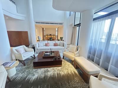 For Rent - The Colonnade