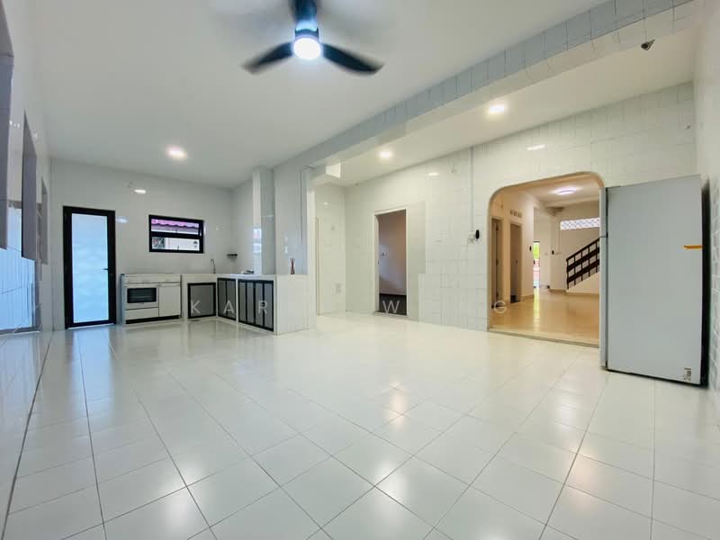 Quaint semi-detached house near MRT!, , 6 Bedrooms, 3,200 sqft, Semi-Detached House For Rent, by Karen Wong, 25310819 - PropertyGuru.com.sg