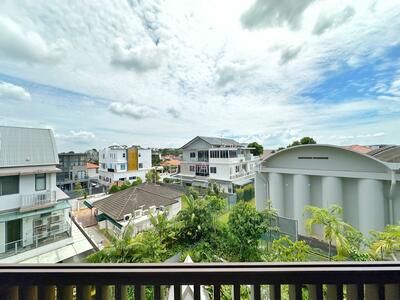 For Sale - Parc Komo