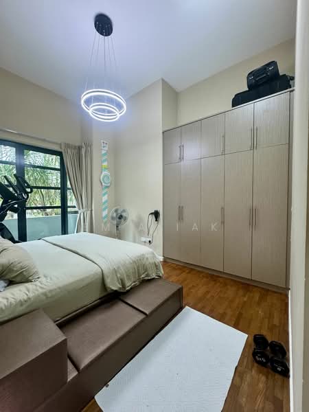 Hilltop Grove Condominium For Sale at S$ 1,350,000 | PropertyGuru Singapore