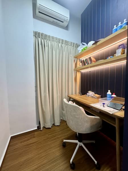 Hilltop Grove Condominium For Sale at S$ 1,350,000 | PropertyGuru Singapore