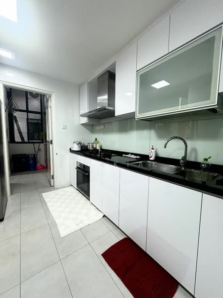 Hilltop Grove Condominium For Sale at S$ 1,350,000 | PropertyGuru Singapore