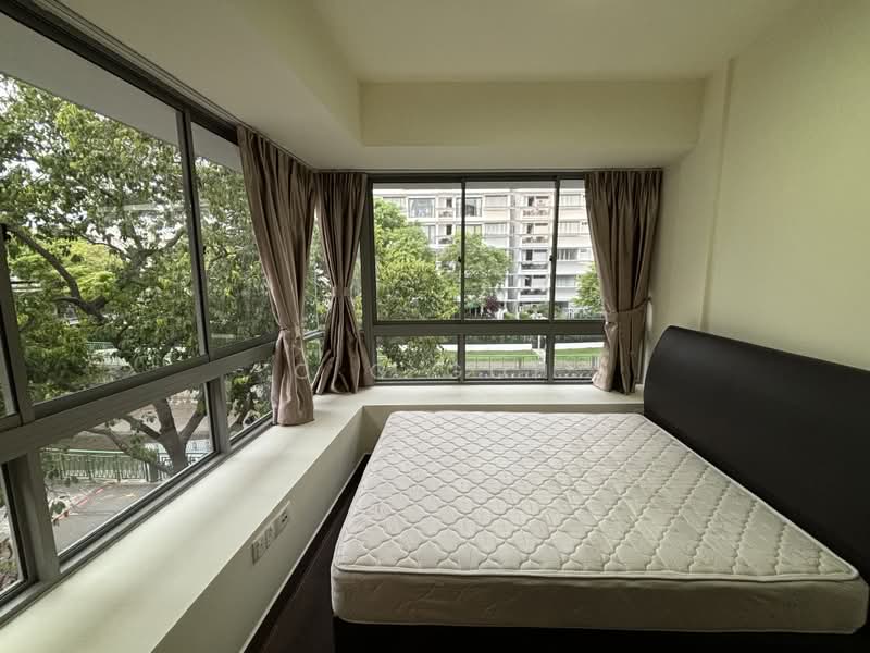Kembangan Suites, 16 Jalan Masjid, Studio, 420 sqft, Condominium For Rent, by C G Goh, 25312000 - Big Queen size bed - PropertyGuru.com.sg