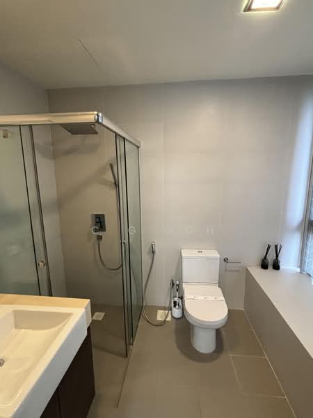 Kembangan Suites, 16 Jalan Masjid, Studio, 420 sqft, Condominium For Rent, by C G Goh, 25312000 - Spacious Toilet - PropertyGuru.com.sg
