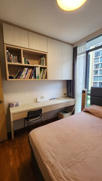 Wandervale, 351 Choa Chu Kang Avenue 3, 3 Bedrooms, 1,098 sqft, Executive Condominium For Rent, by Bernice Ong, 25313009 - Common Room 1 with Built In Study Desk and Shelves - PropertyGuru.com.sg