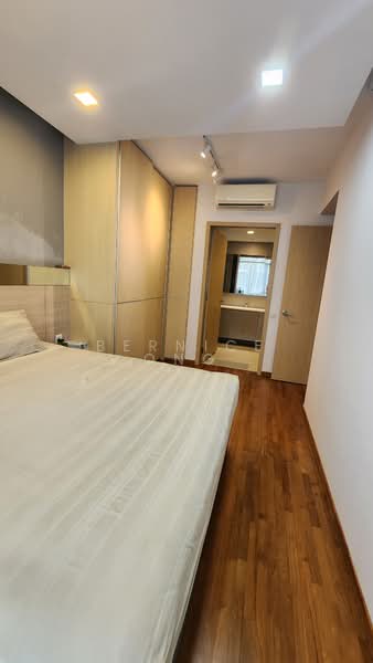 Wandervale, 351 Choa Chu Kang Avenue 3, 3 Bedrooms, 1,098 sqft, Executive Condominium For Rent, by Bernice Ong, 25313009 - Generous Wardrobes and Large Ensuite Bathroom - PropertyGuru.com.sg