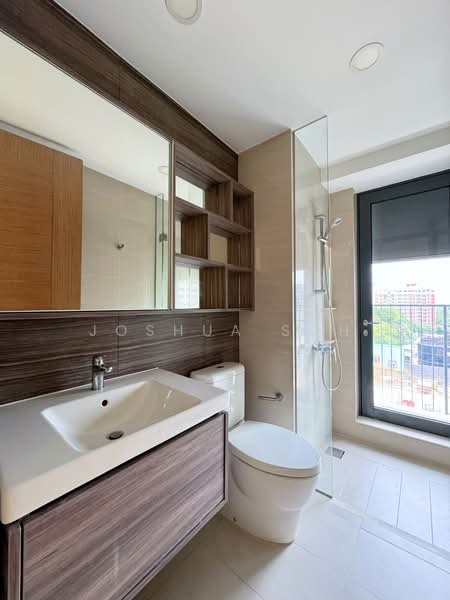 Coco Palms, 21 Pasir Ris Grove, Pasir Ris / Tampines, 2 Bedrooms, 753 sqft, Condominium For Rent, by Joshua Soh, 25313171 - Common Bathroom - PropertyGuru.com.sg
