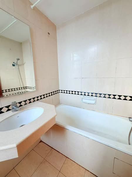 Canberlin Lodge, 69 Lorong 6 Geylang, 5 Bedrooms, 1,163 sqft, Condominium For Sale, by Cliff Xu, 25314378 - PropertyGuru.com.sg