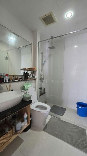 Marina Bay Residences, 18 Marina Boulevard, Boat Quay / Raffles Place / Marina, 1 Bedroom, 732 sqft, Condominium For Rent, by Augustine Tan, 25315104 - Bathroom - PropertyGuru.com.sg