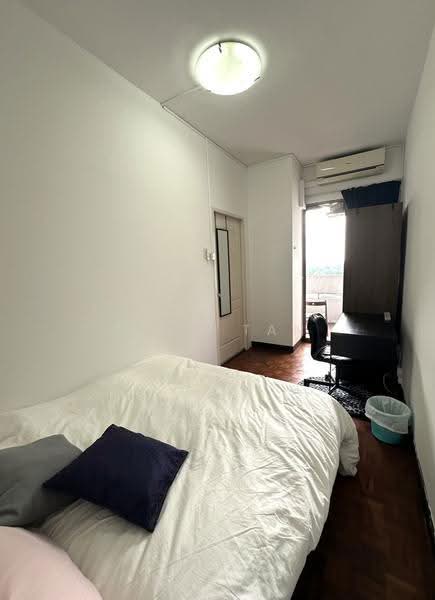 Orchard Towers, 400 Orchard Road, Orchard / River Valley, Room Rental, 150 sqft, Apartment For Rent, by Evan Tan, 25316434 - Bedroom - PropertyGuru.com.sg