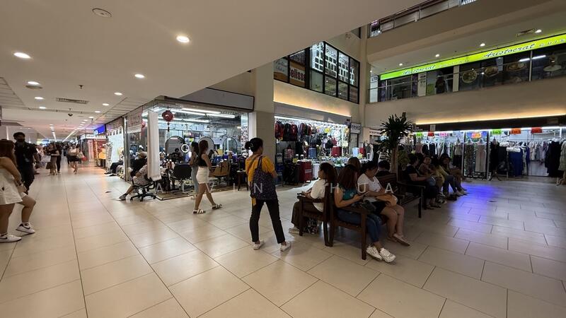 Lucky Plaza, 304 Orchard Road, 441 sqft, Mall Shop For Sale, by Alvin Chua, 25317167 - CommercialGuru.com.sg