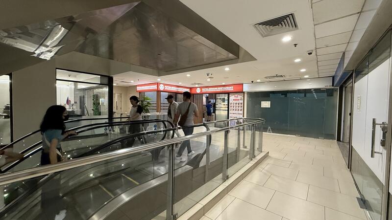 Lucky Plaza, 304 Orchard Road, 441 sqft, Mall Shop For Sale, by Alvin Chua, 25317167 - CommercialGuru.com.sg