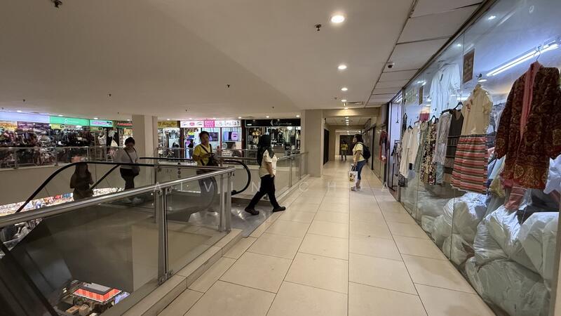 Lucky Plaza, 304 Orchard Road, 441 sqft, Mall Shop For Sale, by Alvin Chua, 25317167 - CommercialGuru.com.sg