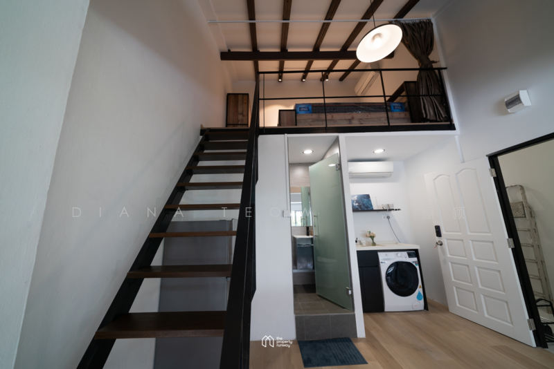 For Rent - Studio for Rent at Pasir Panjang Road- Walk Up Apartment