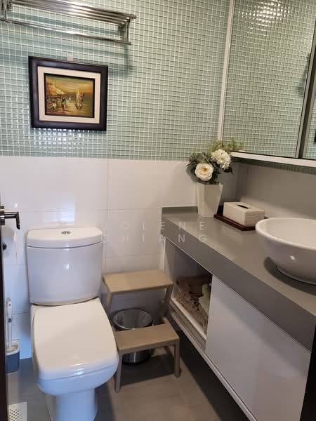 Seletar Springs Condominium, 106 Gerald Drive, 4 Bedrooms, 2,239 sqft, Condominium For Rent, by Jolene Chiang, 25317576 - Common Bath - PropertyGuru.com.sg