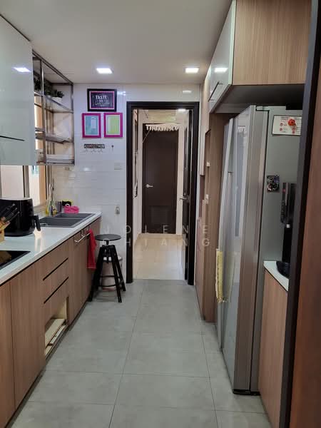 Seletar Springs Condominium, 106 Gerald Drive, 4 Bedrooms, 2,239 sqft, Condominium For Rent, by Jolene Chiang, 25317576 - Well-equipped Kitchen - PropertyGuru.com.sg