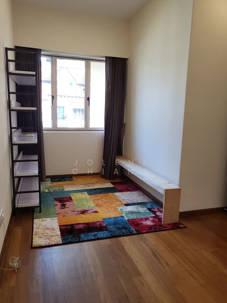 Seletar Springs Condominium, 106 Gerald Drive, 4 Bedrooms, 2,239 sqft, Condominium For Rent, by Jolene Chiang, 25317576 - Junior Master Suitable for Queen sized Bed - PropertyGuru.com.sg