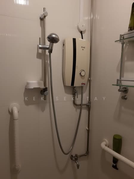 114 Hougang Avenue 1, 114 Hougang Avenue 1, Room Rental, 100 sqft, HDB Flat For Rent, by Kek Sek TAY, 25318328 - PropertyGuru.com.sg