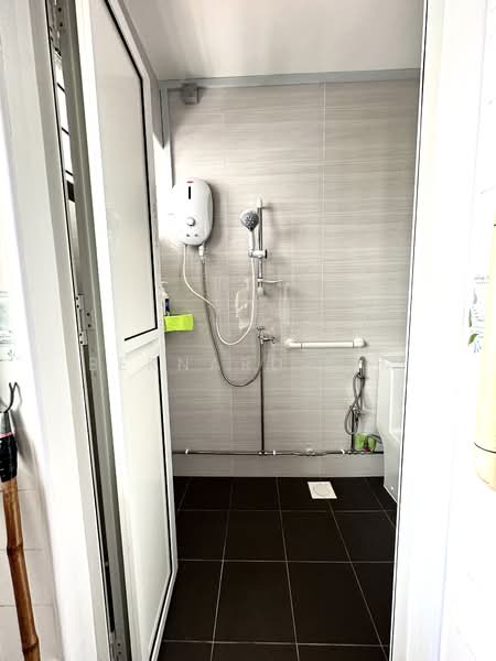 451 Pasir Ris Drive 6, 451 Pasir Ris Drive 6, Room Rental, 120 sqft, HDB Flat For Rent, by Bernard Lim, 25318620 - PropertyGuru.com.sg