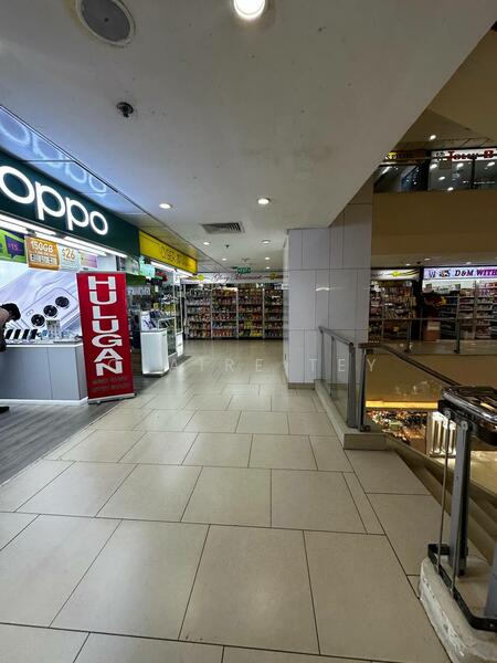 Lucky Plaza, 304 Orchard Road, 441 sqft, Mall Shop For Sale, by Claire Tey, 25318921 - CommercialGuru.com.sg