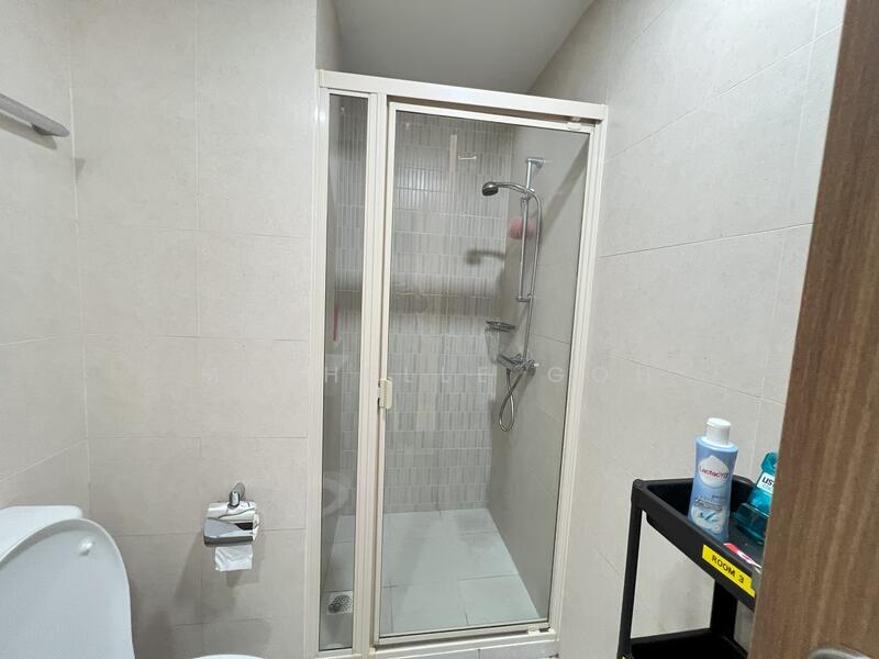 For Rent - The Lakeshore