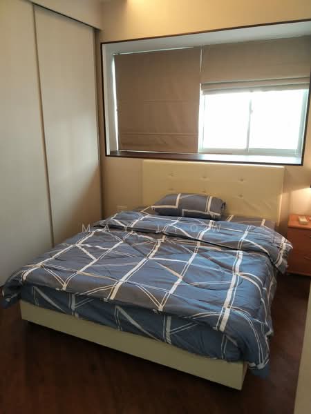 Sunshine Plaza Apartment For Sale at S$ 1,590,000 | PropertyGuru Singapore - Master bedroom with built-in wardrobe and bay windows