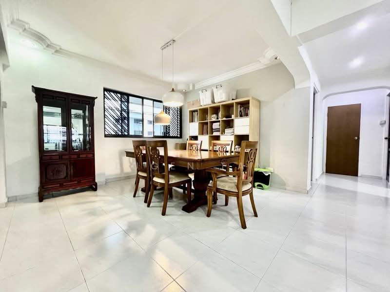 236 Bukit Batok East Avenue 5, 236 Bukit Batok East Avenue 5, 3 Bedrooms, 1,302 sqft, HDB Flat For Sale, by Eugen Tan, 25321129 - PropertyGuru.com.sg