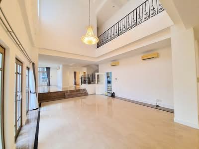 For Rent - Leonie Condotel