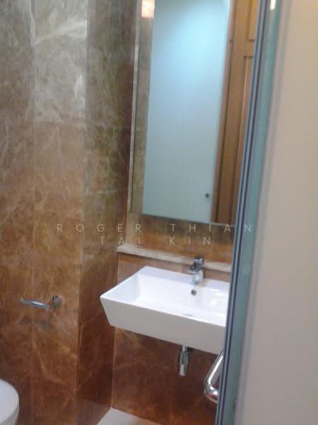 Boathouse Residences, 33 Upper Serangoon View, Hougang / Punggol / Sengkang, 2 Bedrooms, 710 sqft, Condominium For Rent, by Roger TTK, 25323296 - PropertyGuru.com.sg