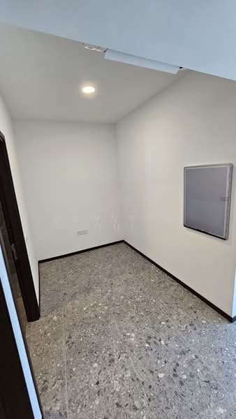 One Pearl Bank, 1 Pearl Bank, 1 Bedroom, 560 sqft, Condominium For Sale, by Dawnson Gui, 25323588 - Proper Study room with smart mirror system and Aircon - PropertyGuru.com.sg