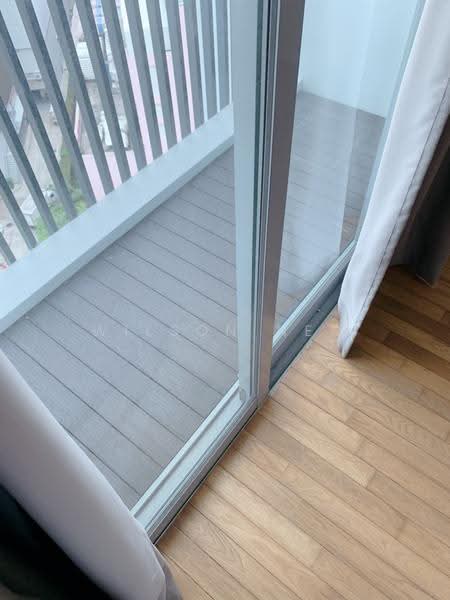 Common Bedroom with Balcony