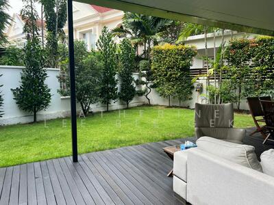 For Sale - Huge Corner Terrace @ Stratton