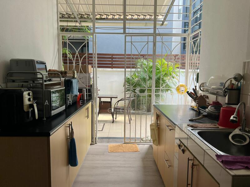 Cheap Huge Corner Terrace @ Stratton, , 5 Bedrooms, 3,200 sqft, Corner Terrace For Sale, by Katherine Lee Bee Gek, 25325790 - PropertyGuru.com.sg