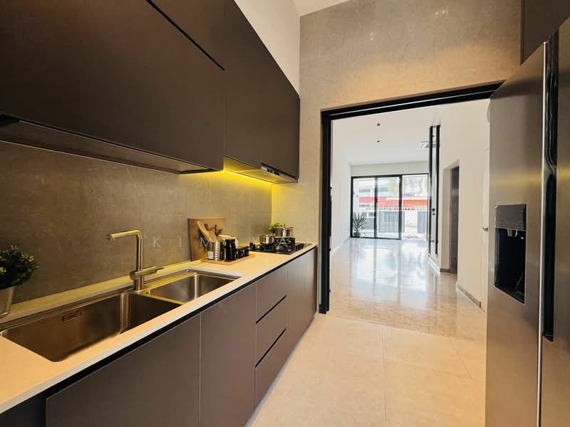 Brand new & freehold, 4 levels with Lift, 2cars ,living & dining hall with marble floor&high ceiling, Joo Chiat - Kim Yan call 8130 3636 to view, 5 Bedrooms, 4,384 sqft, Terraced House For Sale, by Kim Yan 金燕, 25326086 - PropertyGuru.com.sg