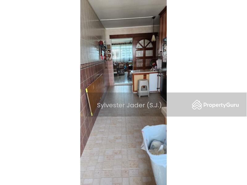 For Sale - 648 Hougang Avenue 8