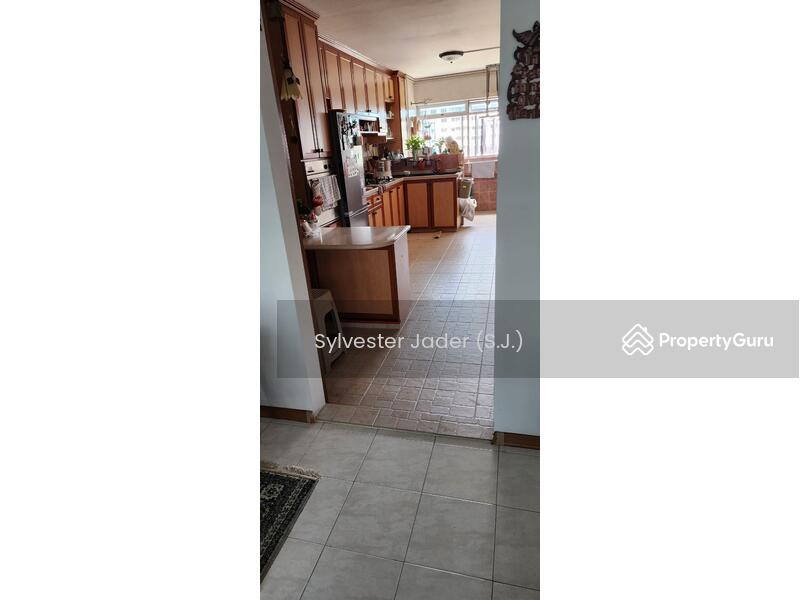 For Sale - 648 Hougang Avenue 8