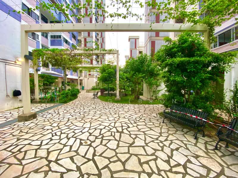 452 Jurong West Street 42, 452 Jurong West Street 42, 3 Bedrooms, 1,432 sqft, HDB Flat For Rent, by Yu Qing (Bron), 25328546 - PropertyGuru.com.sg