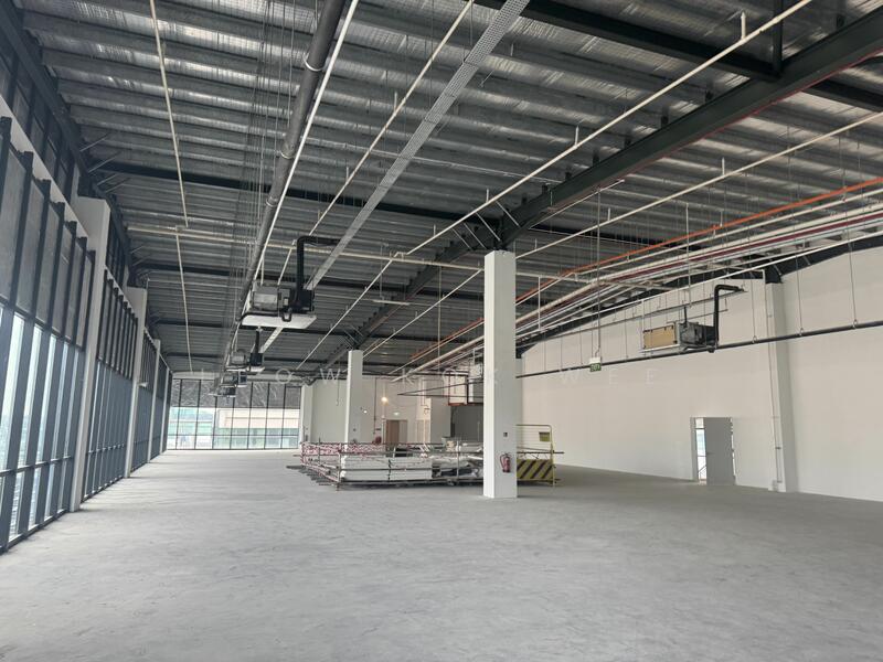 High ceiling medical device production / media / robotics showroom above MRT, Tai Seng, 5,000 sqft, Warehouse For Rent, by Leow Kok Wee, 25328763 - CommercialGuru.com.sg