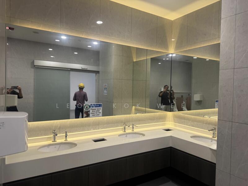 High ceiling medical device production / media / robotics showroom above MRT, Tai Seng, 5,000 sqft, Warehouse For Rent, by Leow Kok Wee, 25328763 - CommercialGuru.com.sg