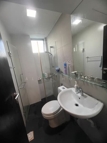 West Bay Condo, 56 West Coast Crescent, 3 Bedrooms, 1,249 sqft, Condominium For Rent, by ALISA HOU, 25328783 - PropertyGuru.com.sg