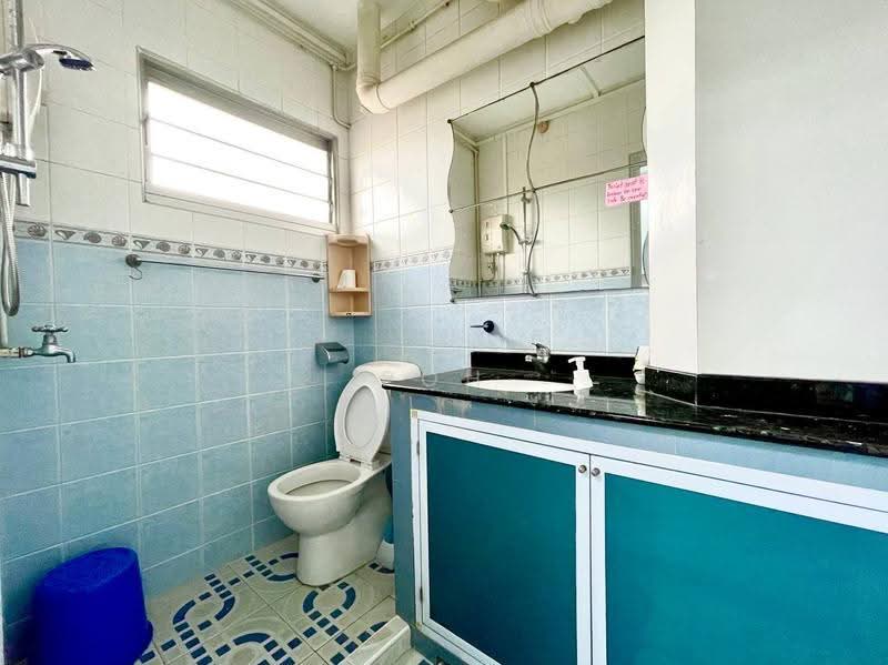 7A Commonwealth Avenue, 7A Commonwealth Avenue, Alexandra / Commonwealth, 3 Bedrooms, 1,173 sqft, HDB Flat For Rent, by Poh Chu Ying, 25329134 - Bathroom - PropertyGuru.com.sg