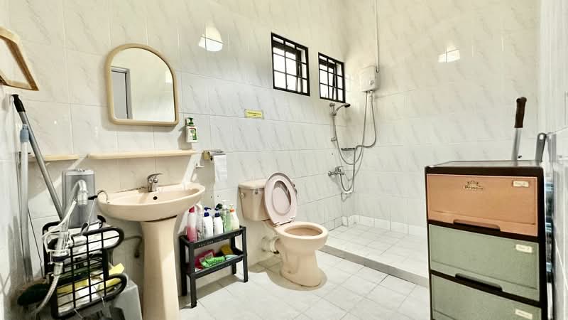 Upper Thomson MRT landed room for rent, Jalan Isnin, Room Rental, 120 sqft, Terraced House For Rent, by Vivian Ong, 25329543 - PropertyGuru.com.sg