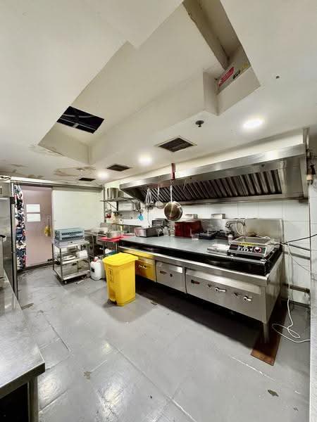 Golden Mile Tower, 6001 Beach Road, Beach Road / Bugis / Rochor, 1,636 sqft, Food & Beverage For Rent, by Jimmy Lee, 25330321 - Kitchen - CommercialGuru.com.sg