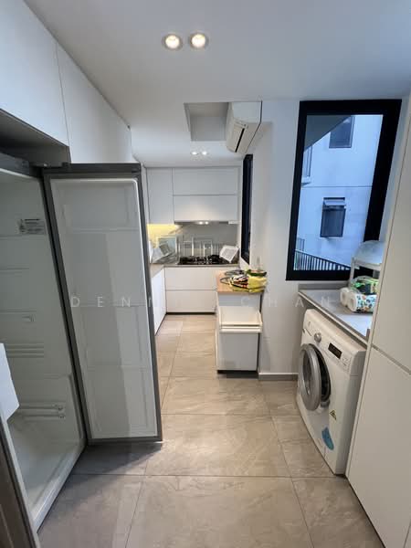 Le Quest, 10 Bukit Batok Street 41, 4 Bedrooms, 1,130 sqft, Condominium For Rent, by Dennis Chan, 25330562 - PropertyGuru.com.sg