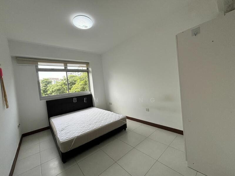 For Rent - 572B Woodlands Avenue 1