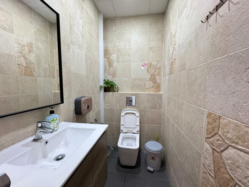 BOAT QUAY CONSERVATION AREA, 63 Boat Quay, 1426 sqft, Shop / Shophouse