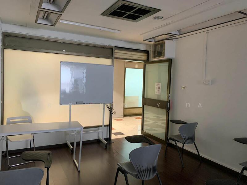 Peninsula Shopping Centre, 3 Coleman Street, 355 sqft, Mall Shop For Sale, by Eric Leong Yi Da, 25332921 - CommercialGuru.com.sg