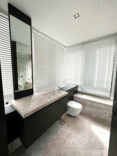 For Rent - OUE Twin Peaks